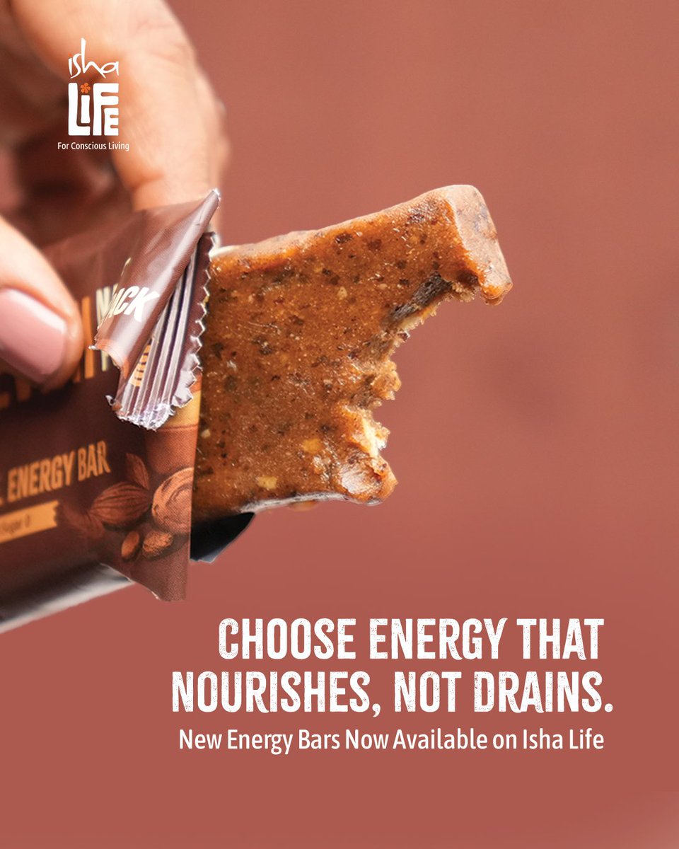 Ishalifeindia's tweet photo. Choose energy that truly nourishes ⚡ Made with natural ingredients like coconut and peanut butter, Isha Life Energy Bars offer steady, balanced energy without the sugar crash. 🥥✨

#HealthySnacking | #CleanEnergy | #PranicLiving | #IshaLife | #NaturalEnergy https://t.co/MRobPgF6be