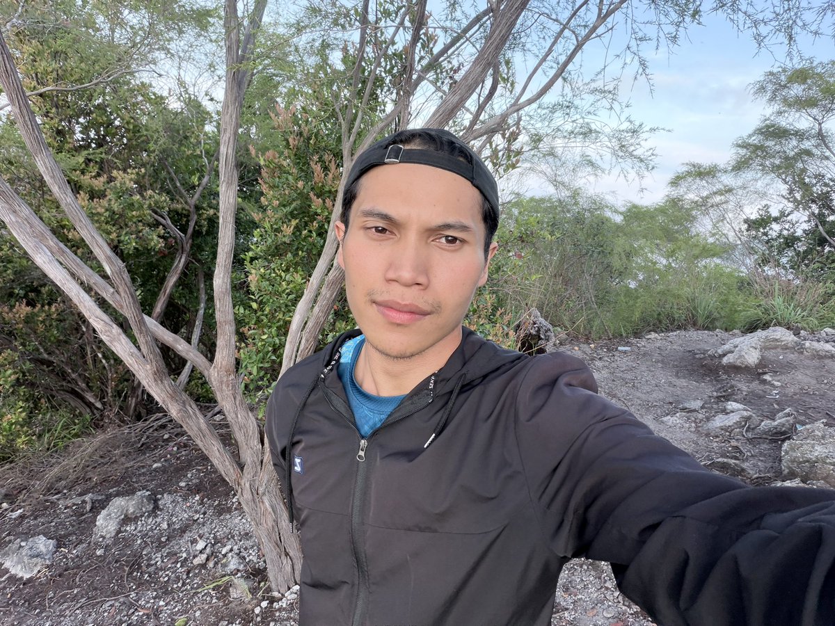 SyahQem's tweet photo. Effective weekend at Gunung Bubu ⛰️💚 https://t.co/0ToM71tNyO