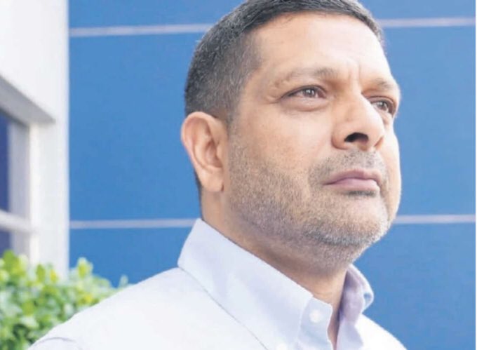 azania1023's tweet photo. SAPs has confirmed the arrest of Gauteng HAKWS Head, Major General Ebrahim Kadwa.

It is also alleged that General Khan has been arrested.

Zama Zama bosses are being dismantled.

Now you see why it was important for Senzo Mchunu to step back, he would have interfered. https://t.co/B73HvkuHXo