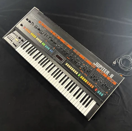 中古】ROLAND / JUPITER-8 【渋谷店】 シンセサイザーの歴史に今もなお
