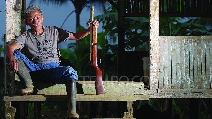 Pada 1997, orang-orang Betawi mengadakan pembersihan terhadap wabah preman Hercules yang meresahkan area Jakarta.

Gerombolan bandit penjahat dari hutan Timor Timur yang jadi anjing peliharaan keluarga Cendana itu kicep dipukuli warga sampai mampus dan diusir dari Tanah Abang.