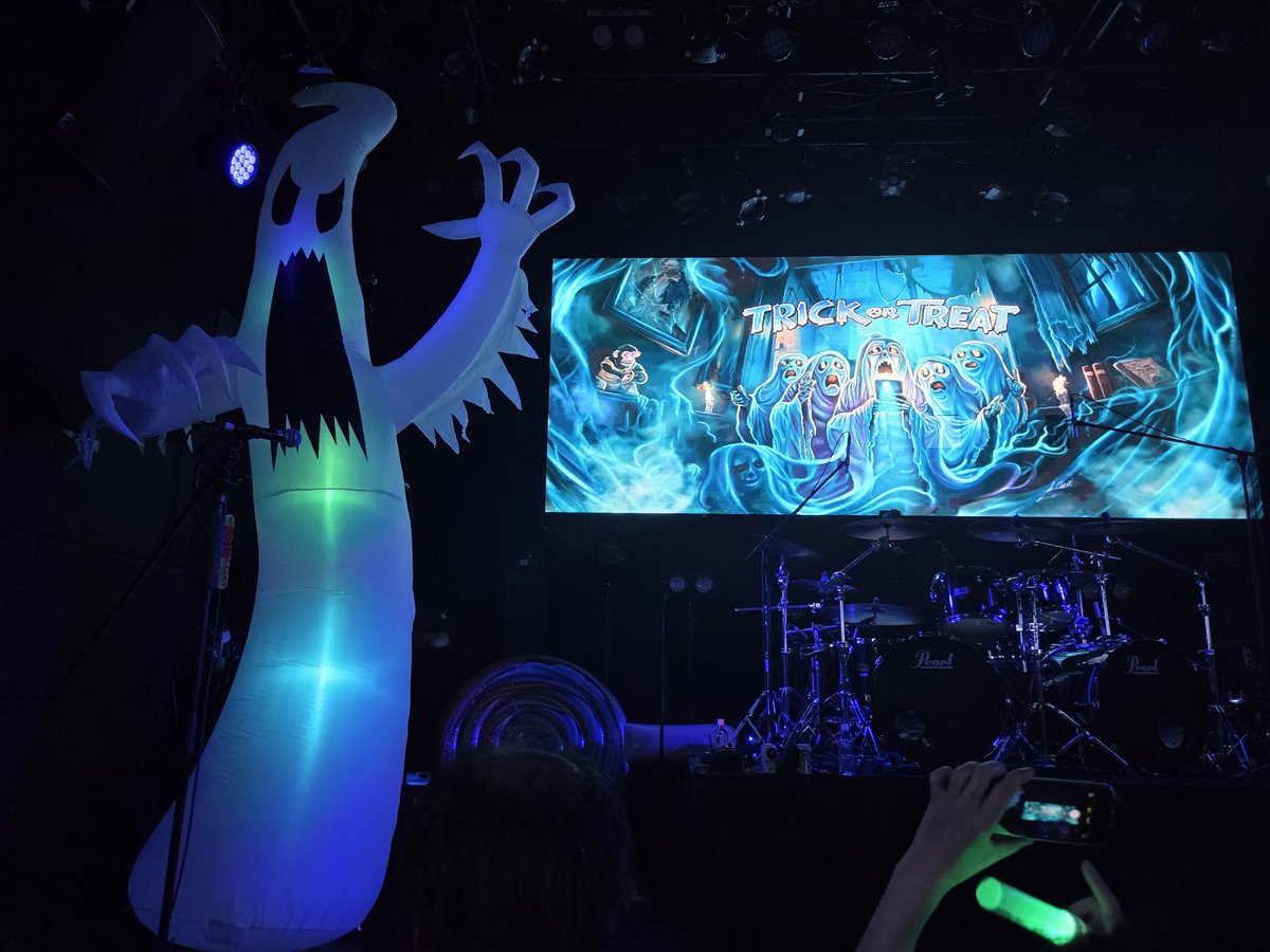 TERAleocoaster's tweet photo. TRICK OR TREAT👻
楽しいライブです👏
ピックGET👍
 #trickortreat https://t.co/R8Ew5VmbzK