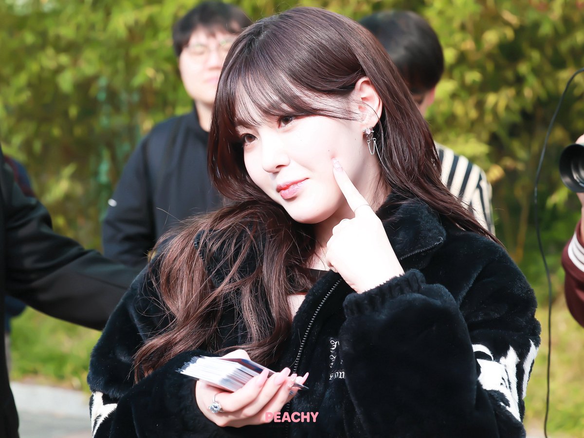 peachy426's tweet photo. 231018 HQ

#케플러 #Kep1er #김채현 #채현 #KIMCHAEHYUN #CHAEHYUN #キムチェヒョン https://t.co/ln8uM9bme4
