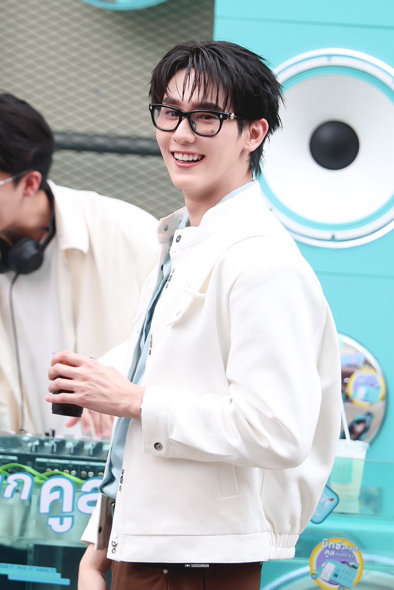 มฟ tweet media