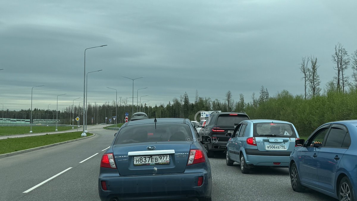 На въезд в Парк Патриот и Главный Храм ВС в Кубинке — большая пробка vk.com/odi_city?w=wal…