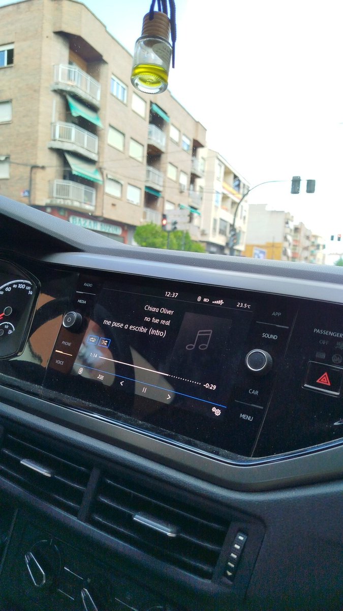Toca escuchar el álbum en el coche