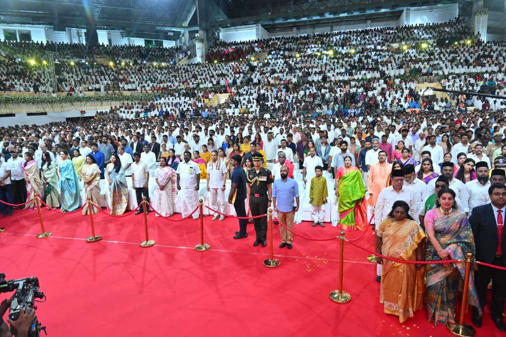 lokbhavan_tn's tweet photo. Thiru.C. Joseph Vijay, was sworn in as Chief Minister of Tamil Nadu ,Thiru.Rajendra Vishwanath Arlekar, Hon'ble Governor of Tamil Nadu, administered the oath of office to Thiru.C. Joseph Vijay, today (10.05.2026) at the Swearing in Ceremony held at Nehru Indoor Stadium, Chennai.

Hon'ble Governor of Tamil Nadu, greeted the newly sworn Chief Minister of Tamil Nadu Thiru.C. Joseph Vijay .

@rashtrapatibhvn @VPIndia @PMOIndia @HMOIndia
@rajendraarlekar @KeralaGovernor @MIB_India
@PIB_India @pibchennai @DDNewslive @DDTamilNews @airnewsalert @airnews_Chennai @CBCCHENNAI_MIB @ANI