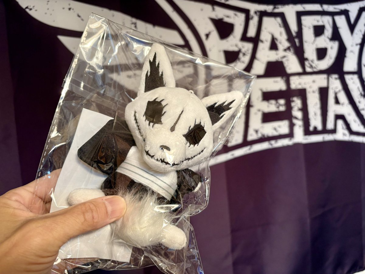 pon240306's tweet photo. やっとコギツネさんが届いた♪
さいたまで売り切れで買えず心折れてから丁度4ヶ月。やっと手に出来ました😊
#BABYMETAL https://t.co/n6FclEPE2p