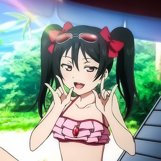 When it comes to cuteness and being adorable you have Nico Yazawa 🌈🌸🍭🩷