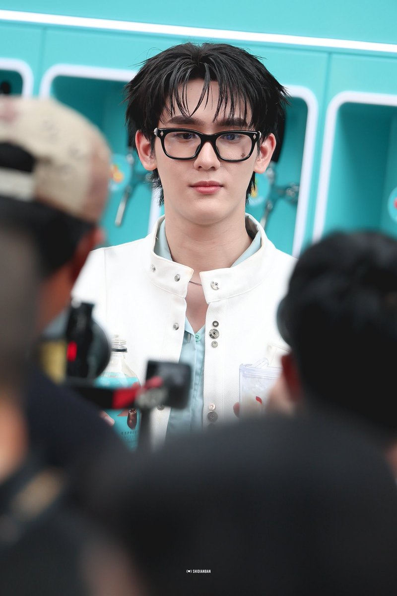 มฟ tweet media