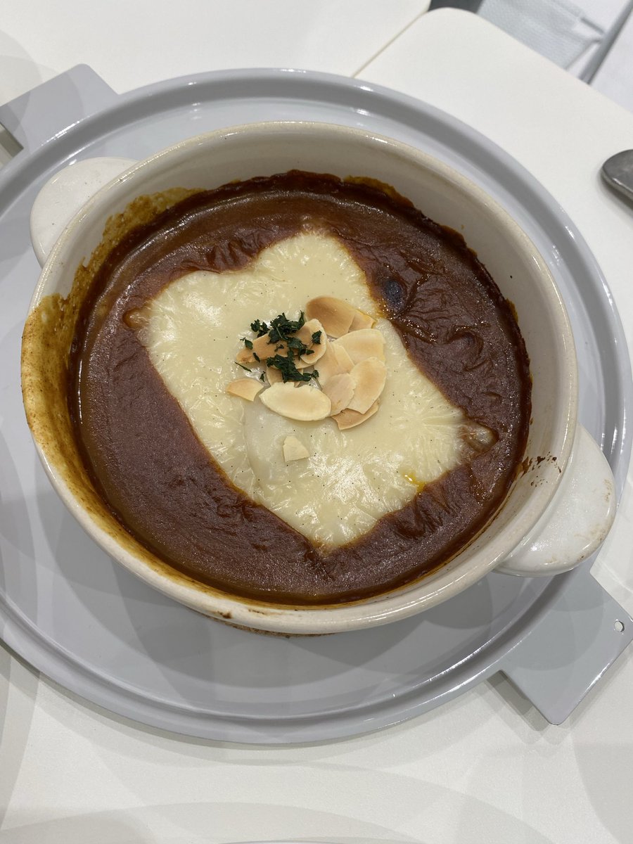 nontanami's tweet photo. ぐるてんふりーカフェ「momo」千駄木に行ってきました🥰
素材の旨みを活かしたグルテンフリーカレー美味しくいただきました🍛

ケーキもグルテンフリーとは思えないしっかりとしたお味のケーキ🍰です🥰 https://t.co/t3QVw9KBNv