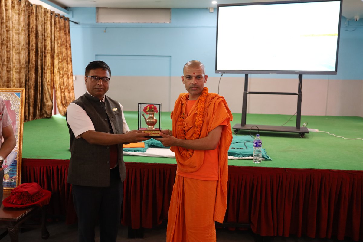 swami_kn's tweet photo. सनराइज स्कुल चितवनमा संस्कार शिक्षा विषयक उद्बोधन कार्यक्रम सम्पन्न भएको छ । कार्यक्रम संयोजनका लागि श्रीराम पौडेल एवं विमल गौतम प्रति हृदयतः आभार । https://t.co/0uDKKR4qkz