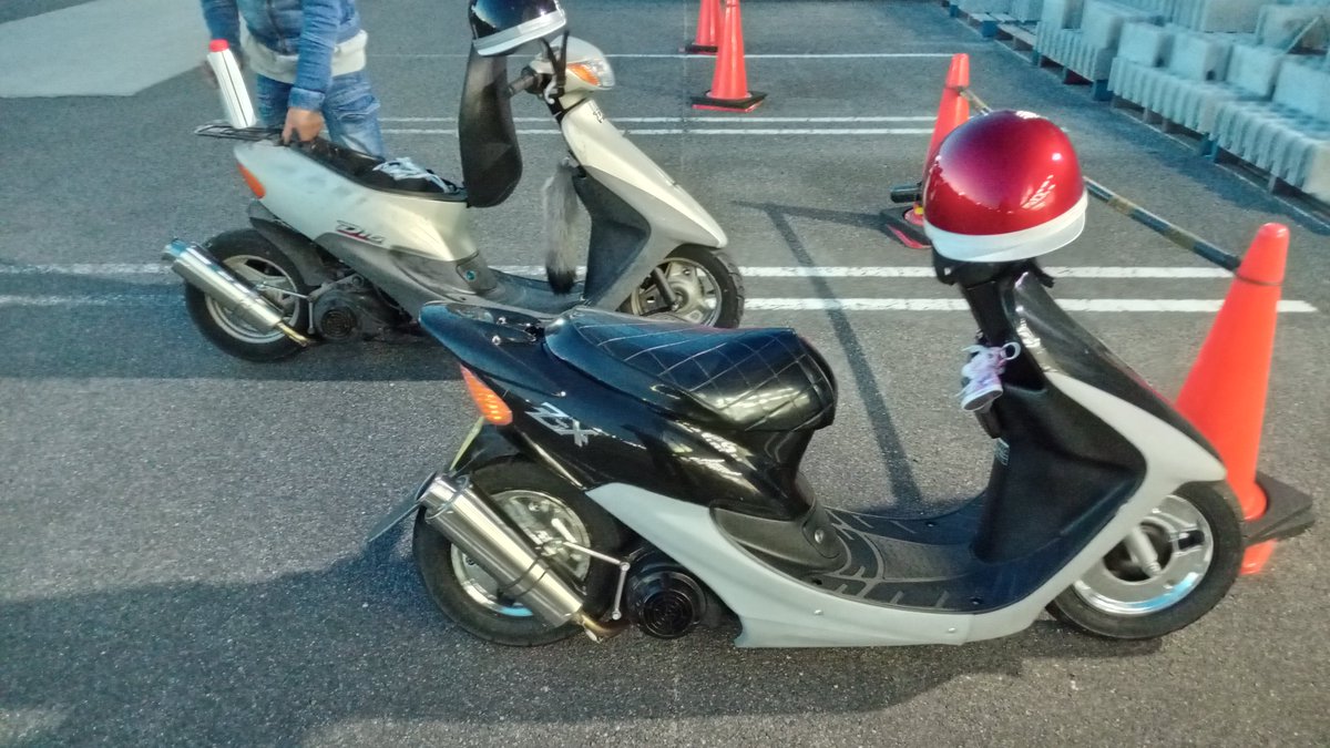 今日は先輩のZX10万で売ってくれるんですか？買います！そういえばZXに