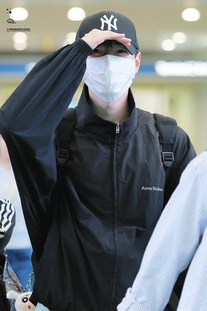 Redamancy_iGloo's tweet photo. 260510 ICN입국

#박서함 #PARKSEOHAM https://t.co/qrNZRGTYOl