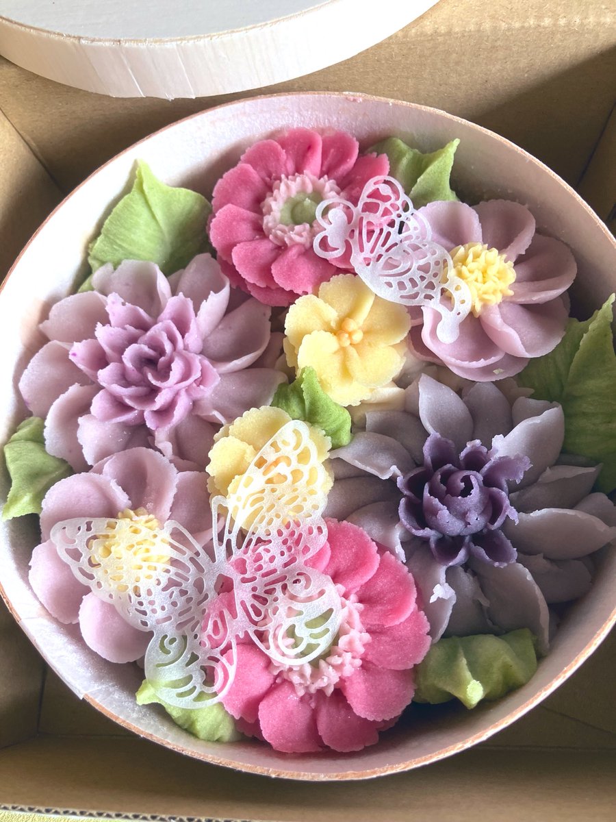 _pore_MM's tweet photo. 母の日💐でｶﾜﾜなおはぎもろて、もうやんカレー食べた🙂‍↕️🙂‍↕️🙂‍↕️🙂‍↕️ｳﾏｶﾀｰ https://t.co/0dpqya7adA