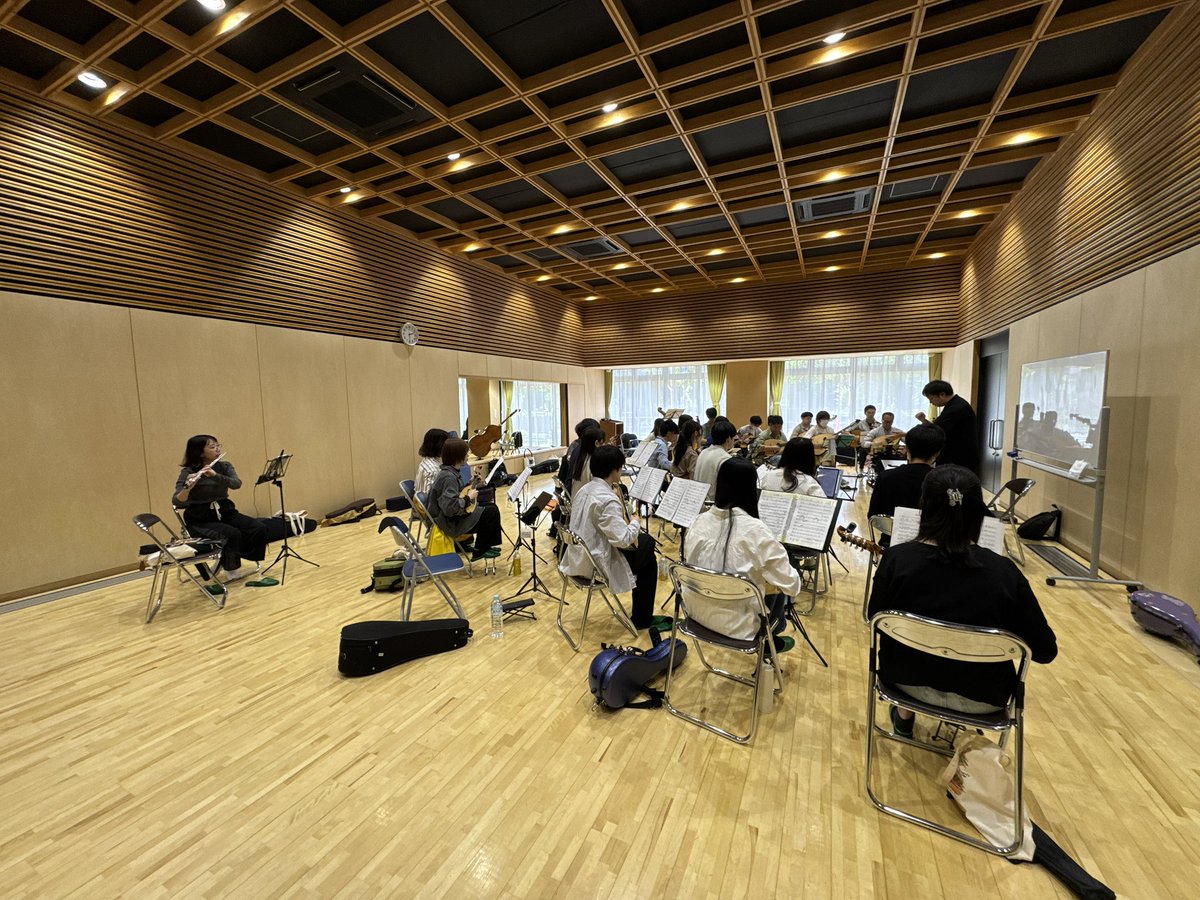 Prece_Mandolin's tweet photo. すっかり初夏の気候な本日は第2回の練習でした！各曲指揮者からの細かなオーダーに奏者の皆さんがしっかり応えてくれた充実した練習でした☺️ #プレーチェ13th https://t.co/txgO9Mpr0x