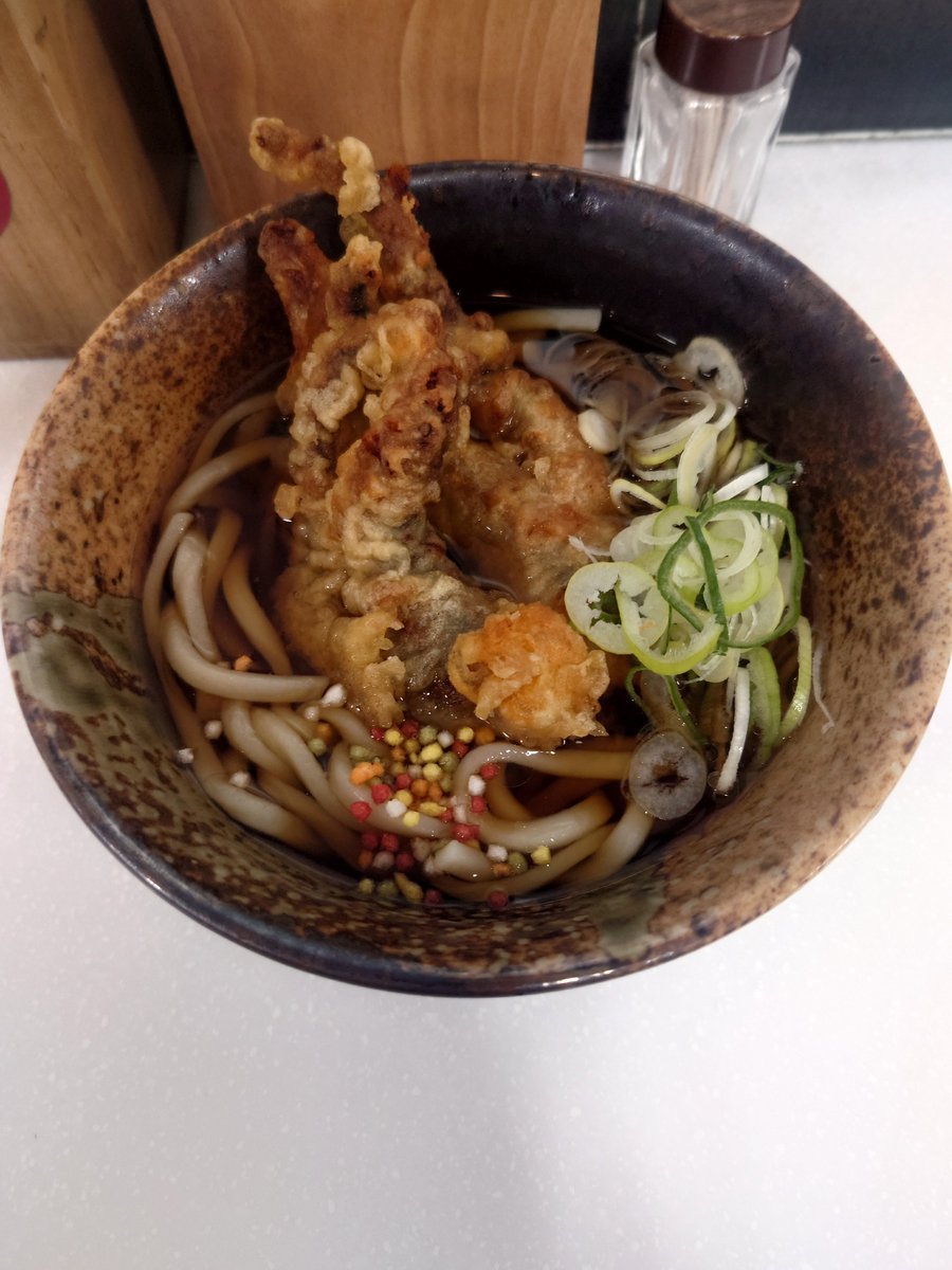 フリマイベントの帰りに京急川崎駅構内にある立ち食いそば・うどん店で晩御飯。
普通盛り頼んだけど大盛りにすれば良かった(*^o^*)
