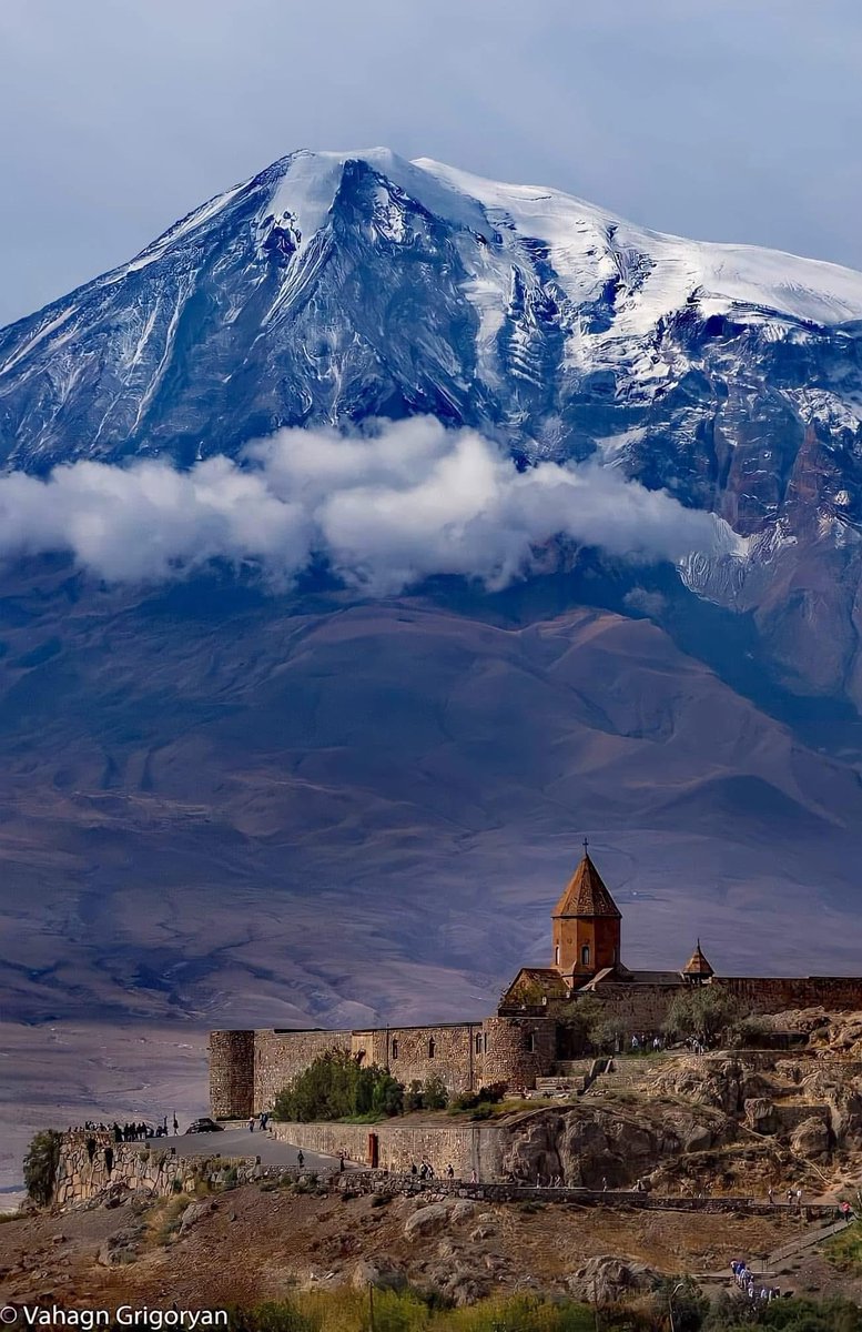 LucyluvsMoon1's tweet photo. Աստծո կողմից ընտրված և Ամենակալ Աստծո կողմից օրհնված՝Արարատ🕊️🙏🏻 https://t.co/Op3CAt8IjF