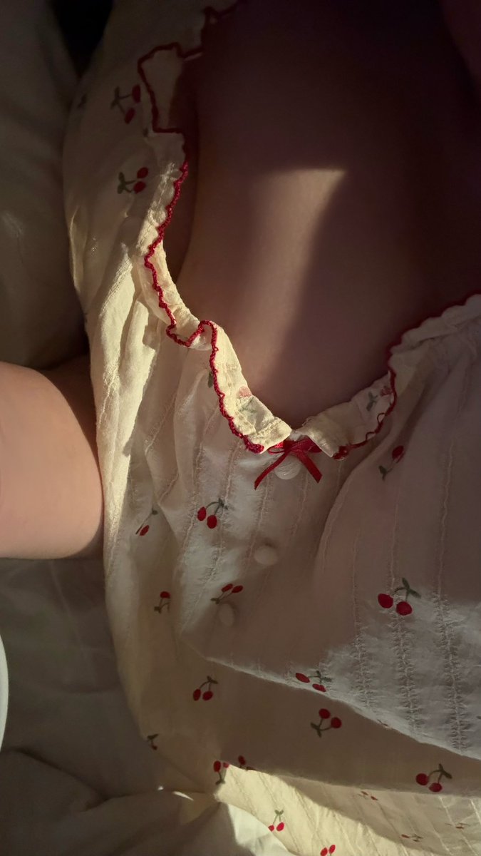 R_ane_'s tweet photo. #大胸 #巨乳 #反差 我的睡衣好可爱🙂‍↕️ https://t.co/KBv7wZeENb