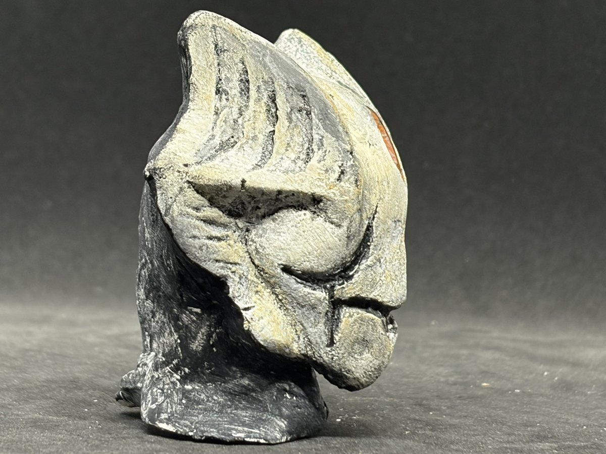 M3D4Y5's tweet photo. フルスクラッチ　キリエロイド完成
粘土細工に初チャレンジ頭部前面のみ作成してみました
正直、僕のセンスが怖い https://t.co/M6CJIlxR5O