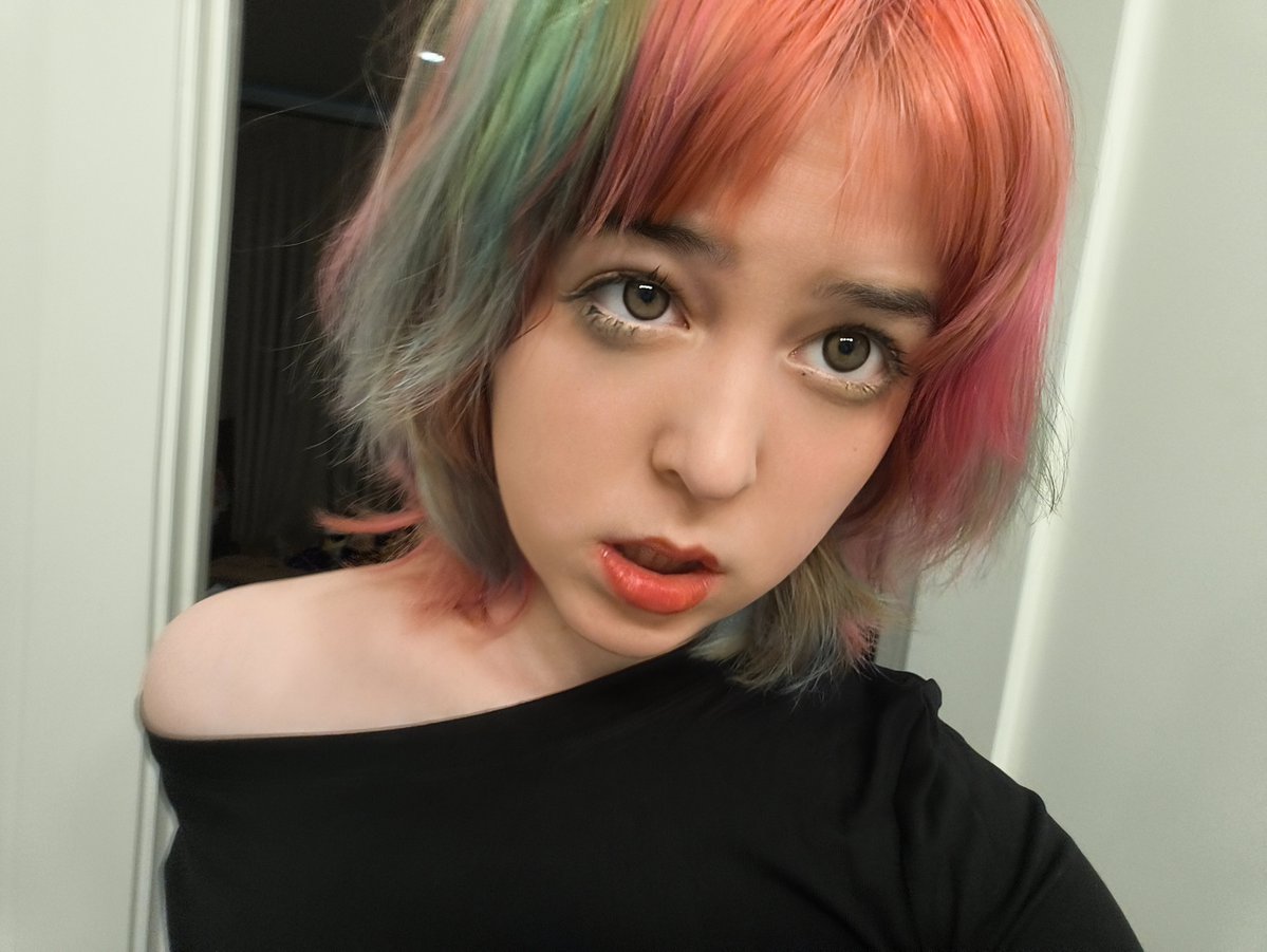Evelyn tweet media