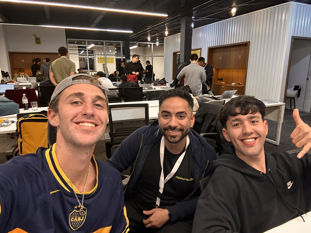 _tomidelu's tweet photo. Día 2 de la @platan_ventures hackathon.

Vine a divertirme, no a ganar. Y fue justo eso: me cagué de risa, conecté con colegas que veo todos los días por X, y conocí gente nueva.

Es el mindset que me copa para estos eventos. Entiendo al que viene a competir, pero no es lo que más disfruto.

Igual, banca total del team 20 (@joaquinggs y @juana_en_beta) — fluyó todo y armamos un mega producto.

Sin buscarlo, creo que tiene chances de podio. En un rato la demo. Momento de la verdad.