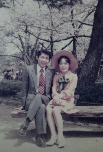 165Nishimura's tweet photo. 父と母の昔の写真が出てきた。

エモい。 https://t.co/8wwIJTsylF