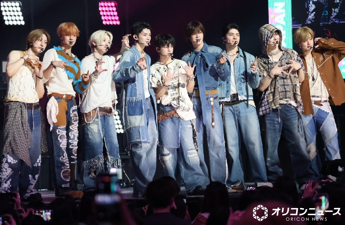 oricon's tweet photo. 『KCON JAPAN 2026』
&amp;TEAM、ファンと“キス超え”急接近💕

全6曲パフォーマンスに熱狂
📸写真43枚＆ライブレポ
https://t.co/kZPrAF0RZ0

#KCONJAPAN2026
@kconjapan @KCON_official https://t.co/W7RxuJDfhL