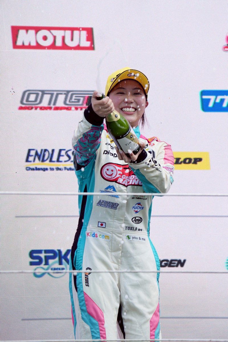 tkri_project's tweet photo. シャンパンファイト🍾

(え)#fightgsr #KYOJOVITA #KYOJO https://t.co/Xknc4TrjOc