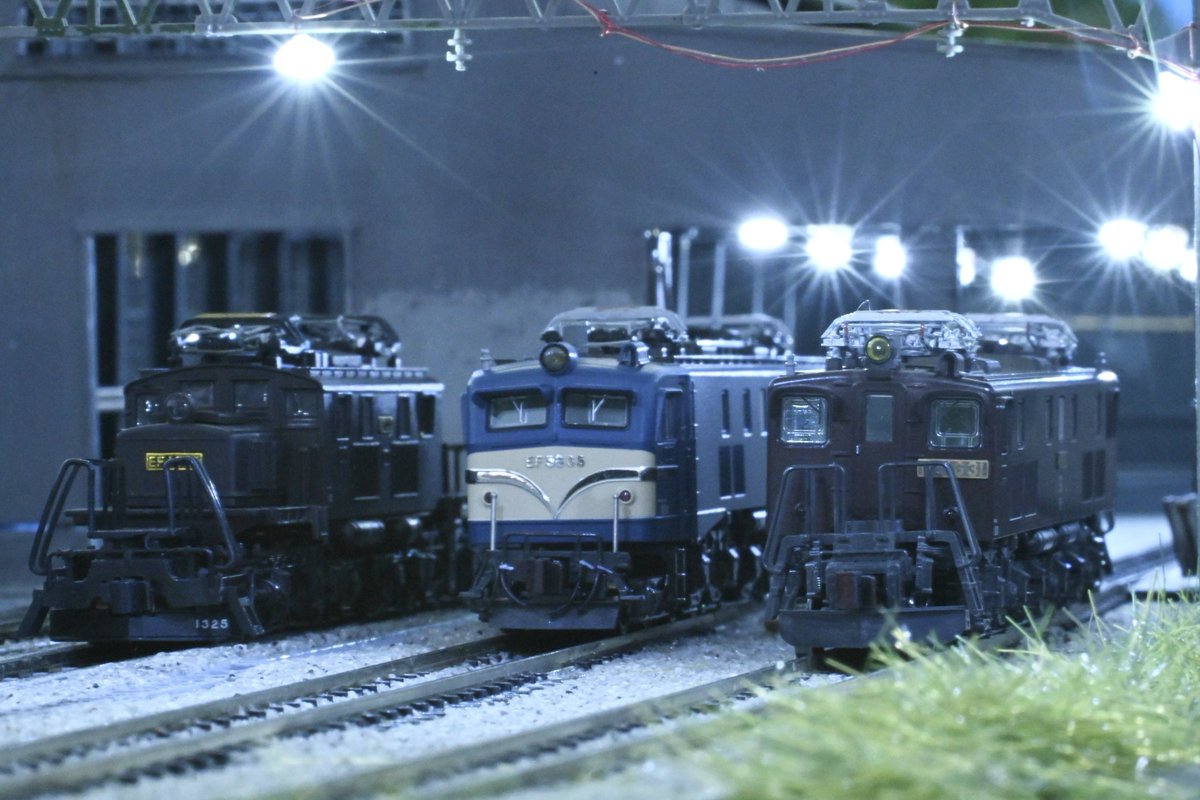 Jaemin_model's tweet photo. 昨日は青空青嵐さん(@seiranFseiku )､秋月赤電さん(@tr11aakaiwa )主催の運転会で天の川へ
久しぶりに国鉄大宮工場のカマを出してテンションぶち上がり今日は朝帰りになりました
主催のお二方､ナギさんはじめみなさんありがとうございました！
#みんなで大宮工場へ入場しようの会 https://t.co/9Uz8Jmz8K9