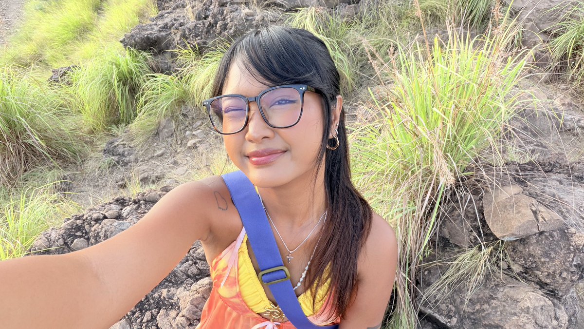 defonotisa's tweet photo. day 21 road trip (pulau) jawa - bali - lombok - sumbawa - flores - sumba 🚓⛰️

pagi pagi udah trekking 800 anak tangga di Pulau Padar tapi view dari atas bener bener SE-CAKEP ITU. habis itu lanjut snorkeling di Pink Beach terus ketemu Komodooo🦎 https://t.co/oQnBJZ7Sny