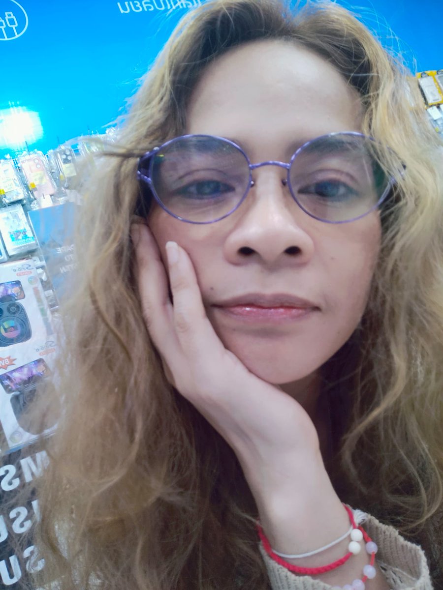 น้อยหน่าพาเพลิน tweet media