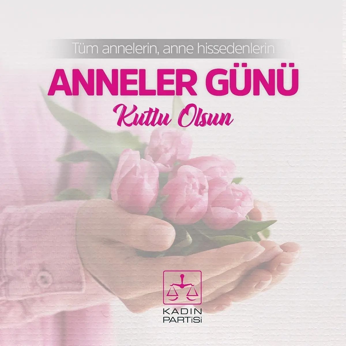 KadinPartisi's tweet photo. Tüm annelerin ve anne hissedenlerin, gelecek nesillere, özgür ve mutlu bir ülke sözü verenlerin, barış ve huzur içinde bir ülke vadedenlerin ve bunun için emek harcayanların
Anneler Günü kutlu olsun
#annelergünü https://t.co/tE9N00Coyd