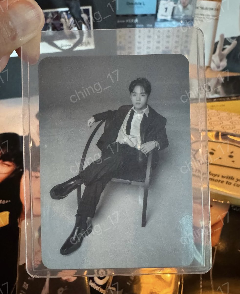 HOLY SPECIAL PHOTOCARD OF KERIA!! I HAVE NOTHING APPROPRIATE TO