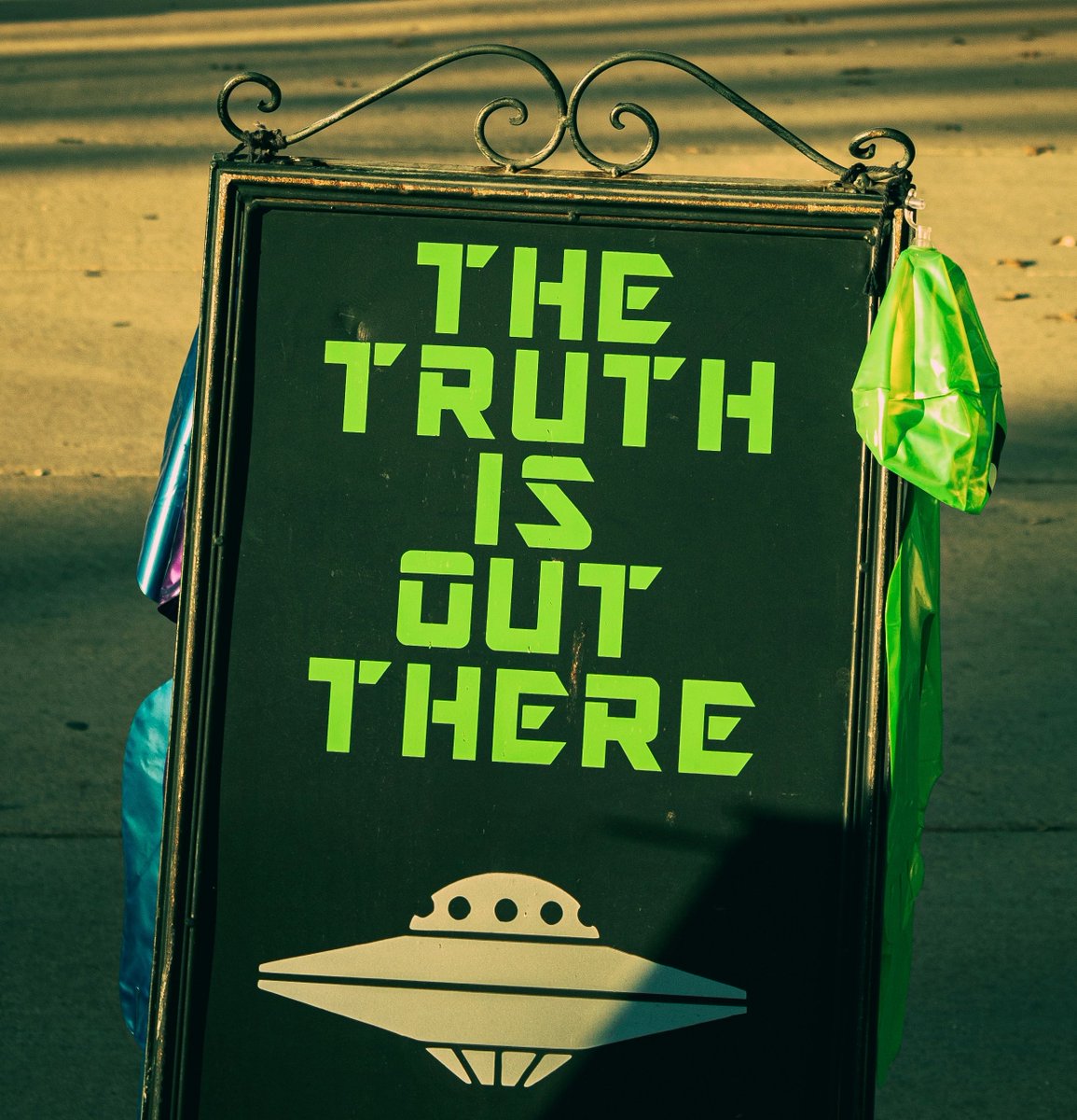 Earth tweet media