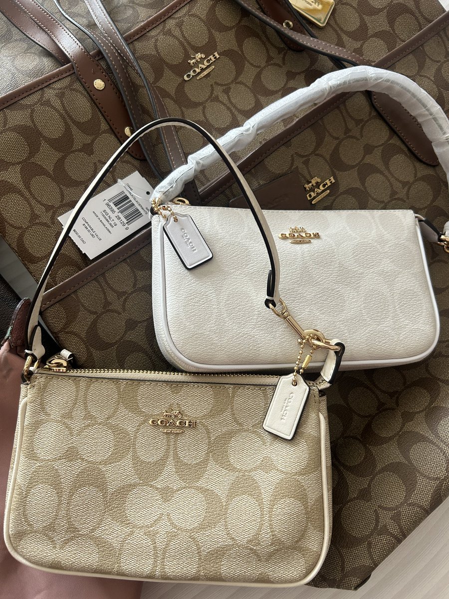 bags@2——— tweet media