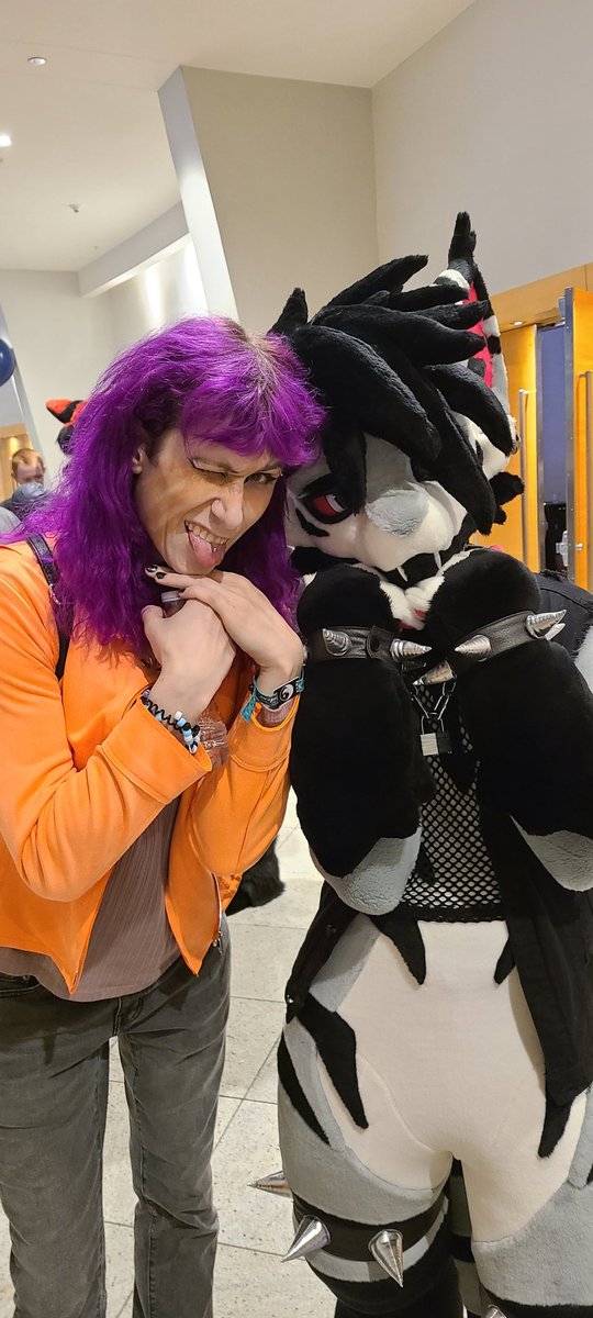 Sumatchi's tweet photo. Gotta meat @khazhollows !!! Such a good suit https://t.co/jpwCBAvFGu