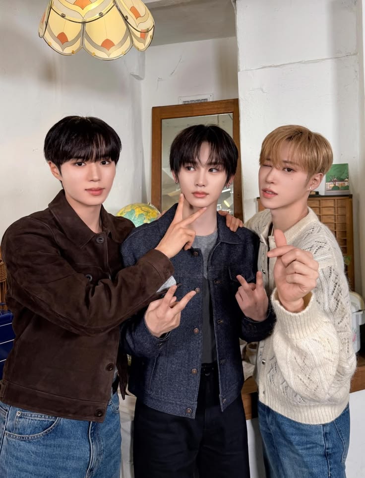 afterike's tweet photo. insiden kotak bekal tumpah — seohao ft. xin domestic au https://t.co/Tl8GcpZOFD