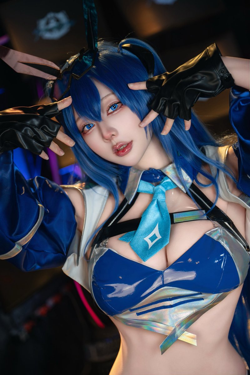喜歡花園嗎✌🏻💙 #碧藍航線 #azurelane https://t.co/97INW8XYIk