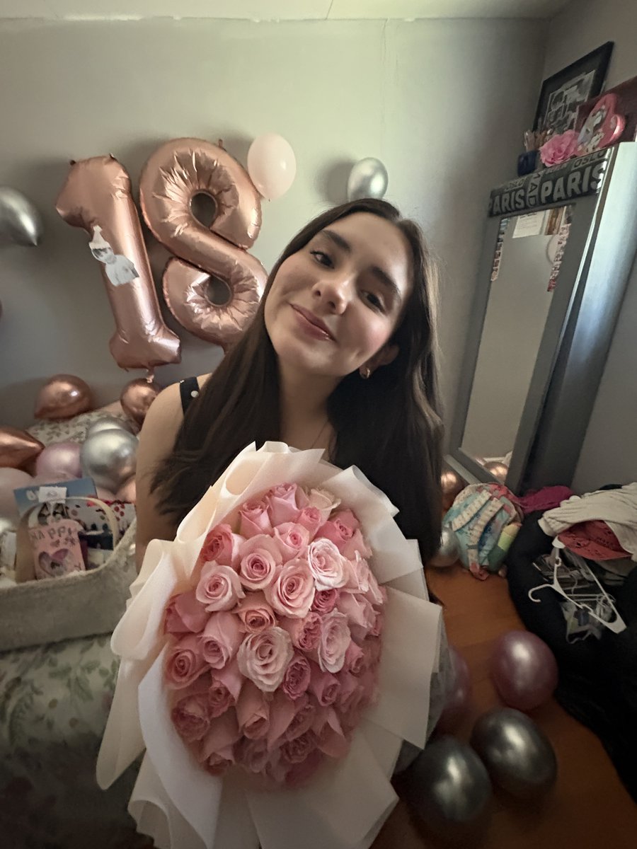 onlyforarzz's tweet photo. mi niña hermosa, te mereces todo lo bonito del mundoo, feliz cumpleañoooss 🩷🥳 https://t.co/2W2kHQ3KNC