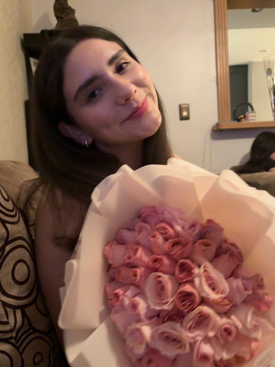 onlyforarzz's tweet photo. mi niña hermosa, te mereces todo lo bonito del mundoo, feliz cumpleañoooss 🩷🥳 https://t.co/2W2kHQ3KNC