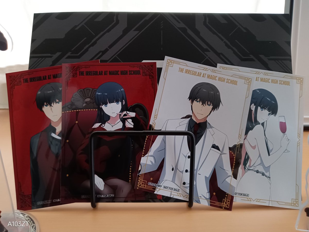 mh122611's tweet photo. 四葉継承編
アニメイト池袋のパネル掲出😊追記2
昨日からフェア対象商品1100円毎にブロマイドが1枚、映画鑑賞半券提示で＋1枚Getできます。
私は写真の兄妹アクスタ購入事提示で4枚コンプでき良かったです。

劇場でアクスタ買えなかった時の選択肢に！
#劇場版魔法科
#魔法科高校
#mahouka https://t.co/rdseNOFtTk