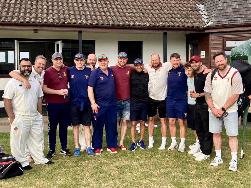 tormartoncc's tweet photo. Great team performances today and a special unbeaten 117 for Ed Brown. Winners at the wheatfield by 129 runs and a nice visit from the legend Sunny Bose to top things off.

🧡 @pure_finance champagne moment - obviously goes to Browner 🧡 https://t.co/Z6gOOP0sei