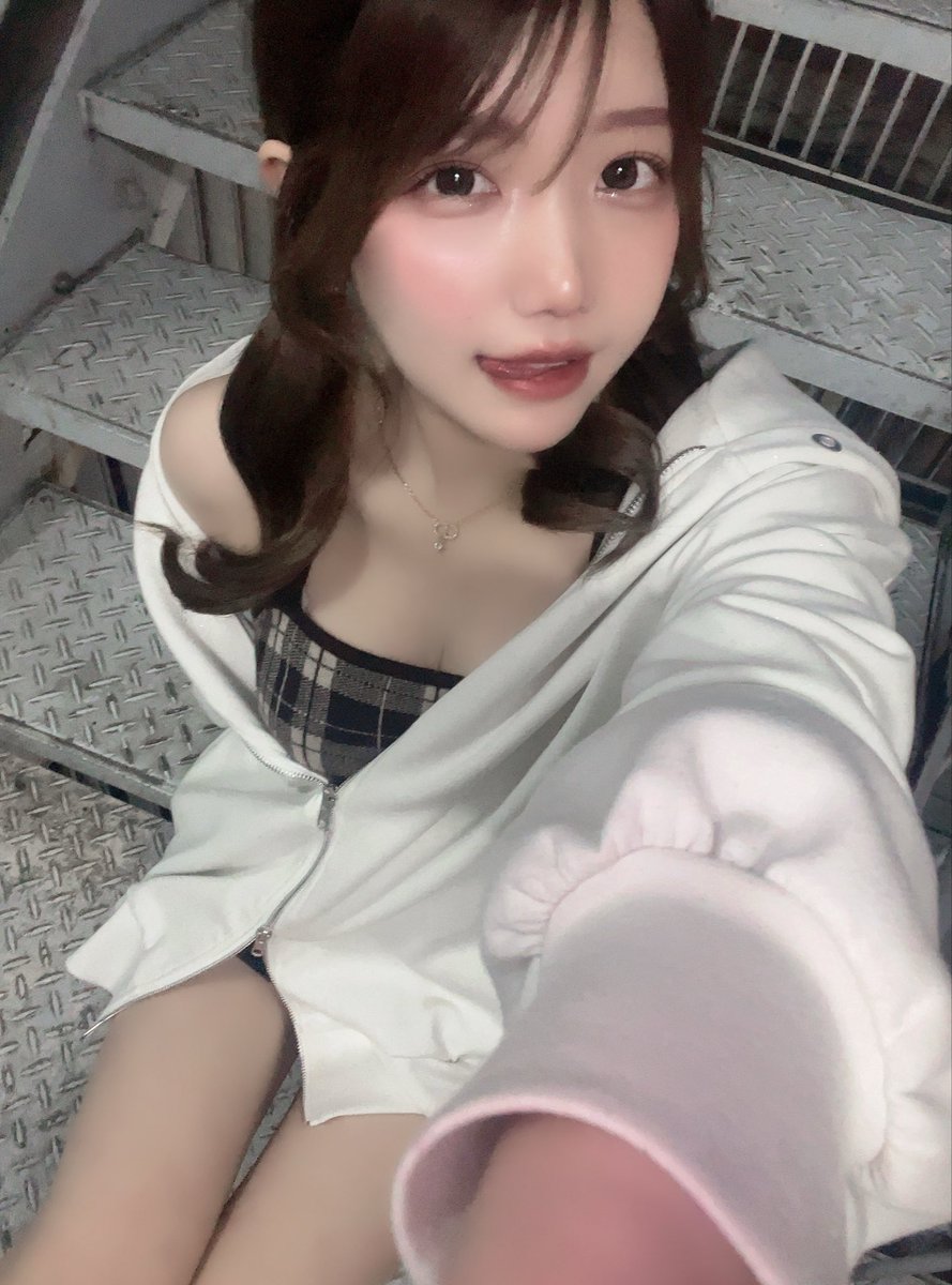 nl7q8's tweet photo. ここなら誰にもバレないね https://t.co/77PAHlAxST