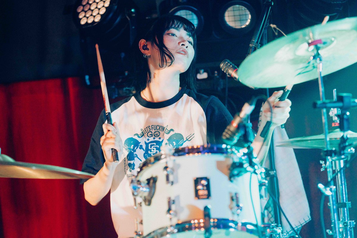 焼き鳥狂さん様 シャツ ラベンダー、サックス 🇪🇸LIVE PHOTO🇪🇸 ヤバイTシャツ屋さん 