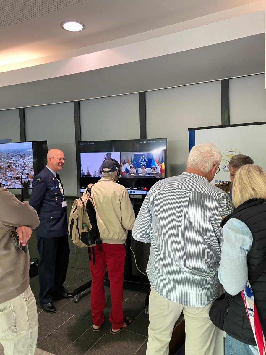 EutmSomalia's tweet photo. #EUTM Mogadishu connected live with visitors at the #EU building in Brussels for #EUDay2026! Our personnel shared their work in Somalia, plus their personal experiences on the ground. Proud to build bridges between Mogadishu &amp; Brussels!
#EUTMSomalia #EUinSomalia#SNAF#EUDay2026 https://t.co/geHVaLoMQB