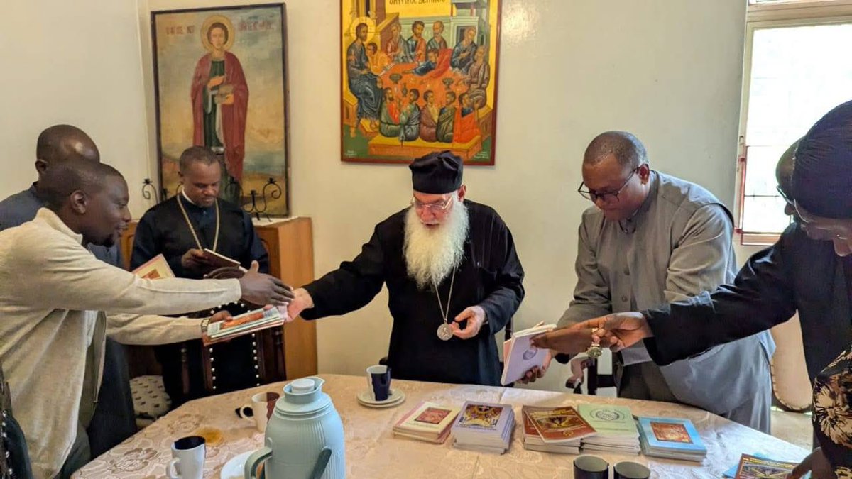 DanielFoundati6's tweet photo. In the morning, His Eminence Archbishop Makarios together with Rev. Fr. Evangelos Thiani, met and held a meaningful discussion with a number of East African recipients of the Romanian Orthodox Church and Romanian Government scholarships for Bachelor’s, Master’s, https://t.co/OfvWvituHs
