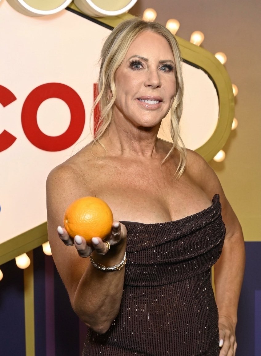 TamraJudgeStan's tweet photo. I’m so glad Vicki is returning full time for the historic season 20 of #RHOC.🍊✨
She’s gonna whoop it up!!!🙋🏼♀️
#RHOC #OGoftheOC #OG #QueenVictoria #VickiGunvalson #TheRealHousewivesOfOrangeCounty https://t.co/zffX6tXP0K