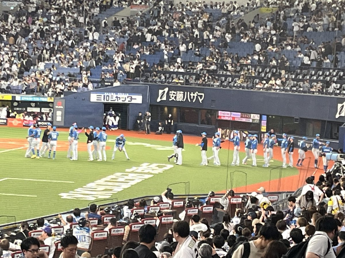 あっきー tweet media