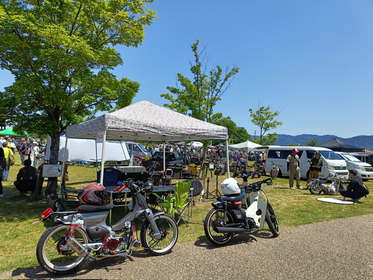 cb400sboldor's tweet photo. 撮る人を撮る📸
運良くモトチャンプの取材してもらた😆
雑誌休刊は残念ですが
近々Webで公開してくださるという
Coming soon‼️
#奈良カブ https://t.co/dQTTz4vsnh